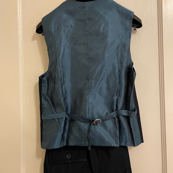 Isaac Mizrahi Boy’s Navy Satin 3 Piece Lapel Suit size 14 - Picture 5 of 5